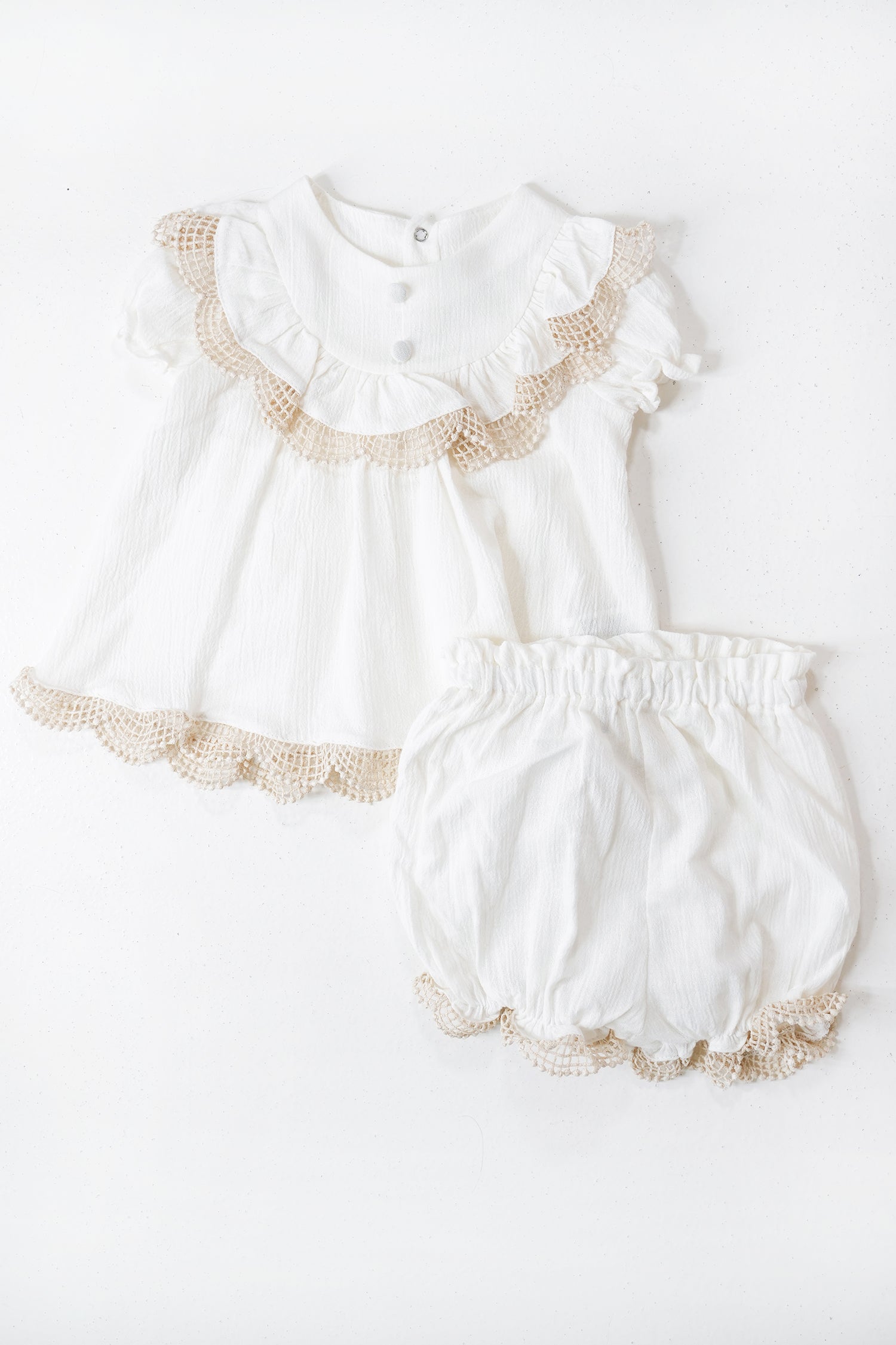 White Sally Set baby two-piece outfit with ruffle collar and bloomers